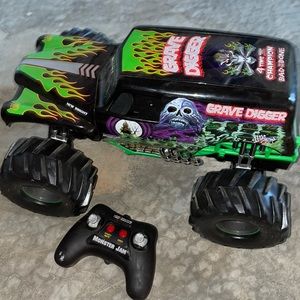 Remote Control Grave Digger Monster Truck